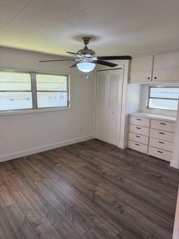 2041 SW 84th Avenue, Davie, FL 33324