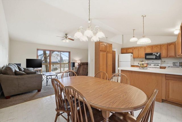 142 Riverside DRIVE, Waterford, WI 53185