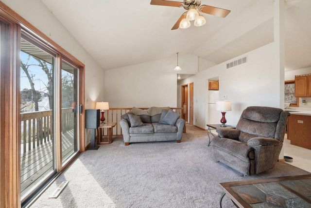 142 Riverside DRIVE, Waterford, WI 53185