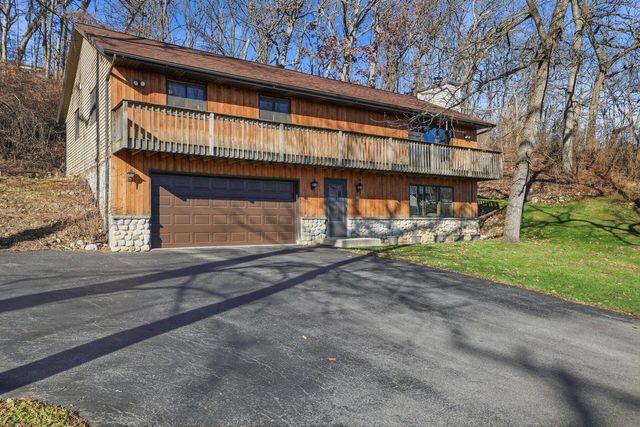 142 Riverside DRIVE, Waterford, WI 53185