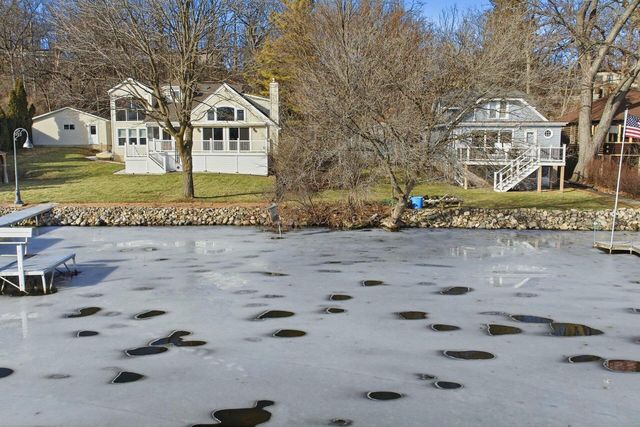 142 Riverside DRIVE, Waterford, WI 53185