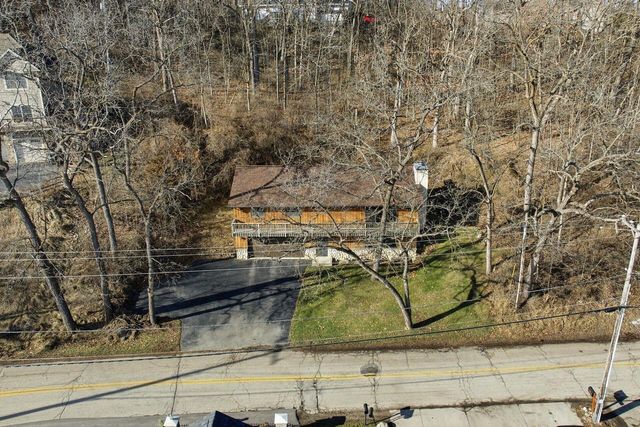 142 Riverside DRIVE, Waterford, WI 53185