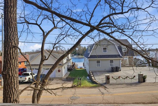 142 Riverside DRIVE, Waterford, WI 53185