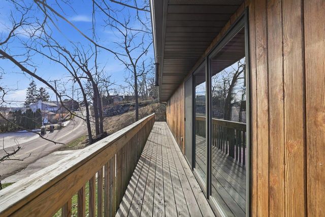 142 Riverside DRIVE, Waterford, WI 53185