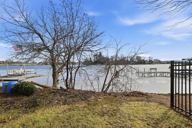 142 Riverside DRIVE, Waterford, WI 53185