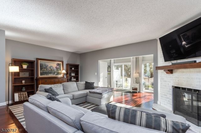 3302 Pinhorn Dr, Bridgewater Twp., NJ 08807