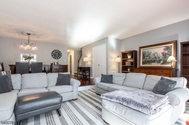 3302 Pinhorn Dr, Bridgewater Twp., NJ 08807