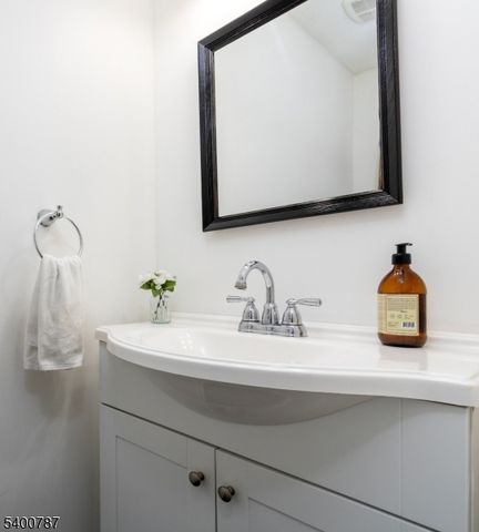 3302 Pinhorn Dr, Bridgewater Twp., NJ 08807