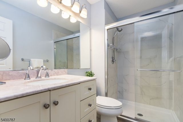 3302 Pinhorn Dr, Bridgewater Twp., NJ 08807