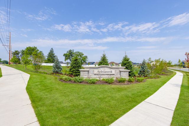 10929 Green Place, Winfield, IN 46307