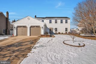 8 GRANT CIR, Sewell, NJ 08080