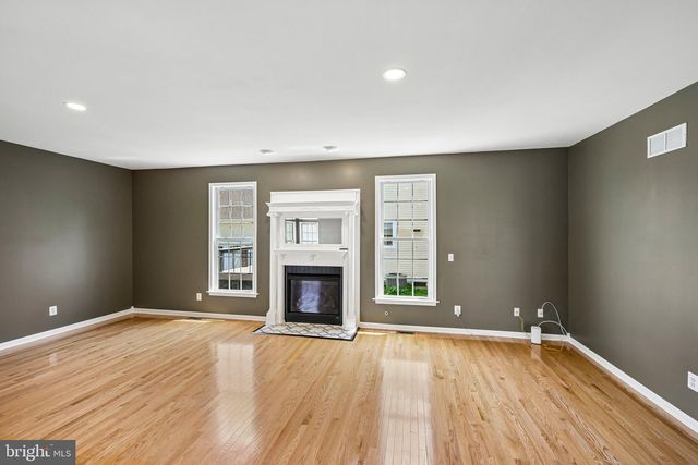 30 WRIGHT DR, Chesterfield, NJ 08515