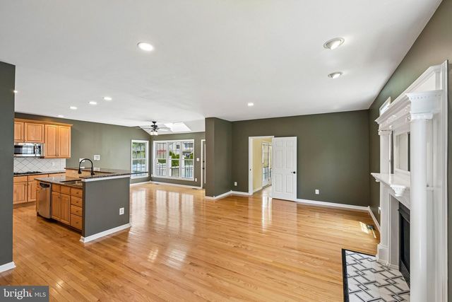 30 WRIGHT DR, Chesterfield, NJ 08515