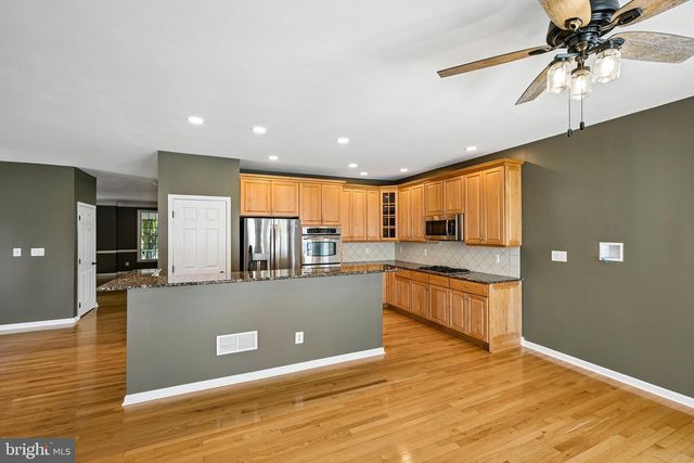 30 WRIGHT DR, Chesterfield, NJ 08515