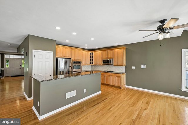 30 WRIGHT DR, Chesterfield, NJ 08515