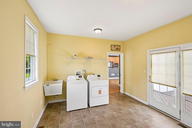 30 WRIGHT DR, Chesterfield, NJ 08515