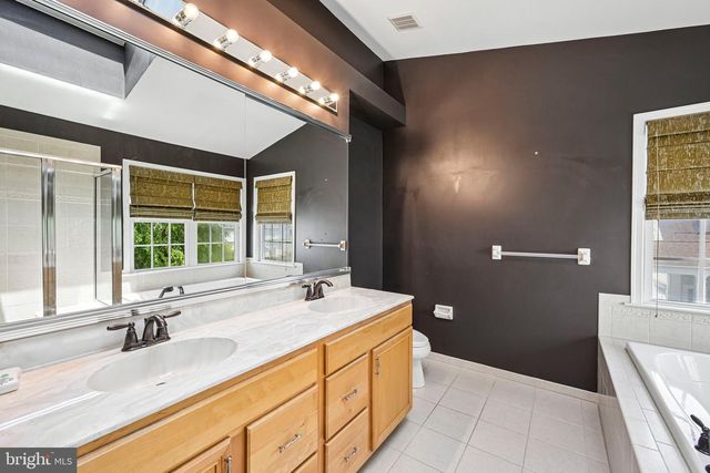 30 WRIGHT DR, Chesterfield, NJ 08515