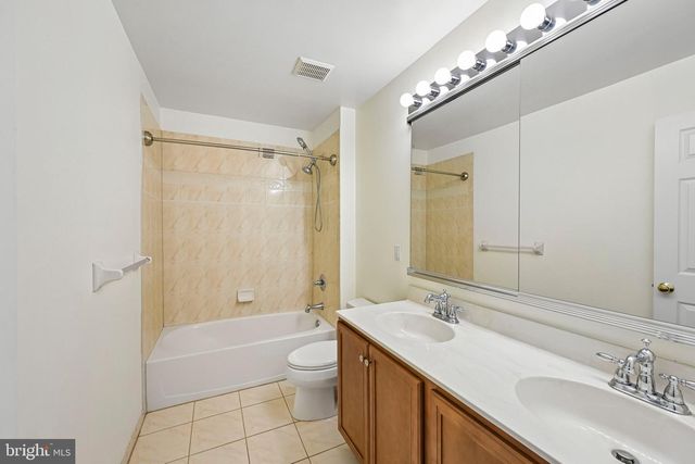 30 WRIGHT DR, Chesterfield, NJ 08515
