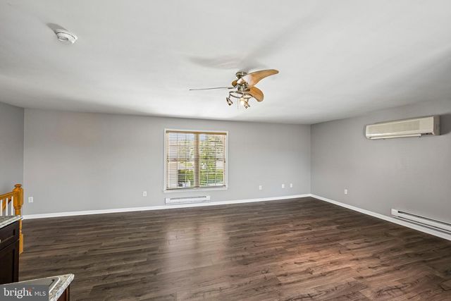 30 WRIGHT DR, Chesterfield, NJ 08515