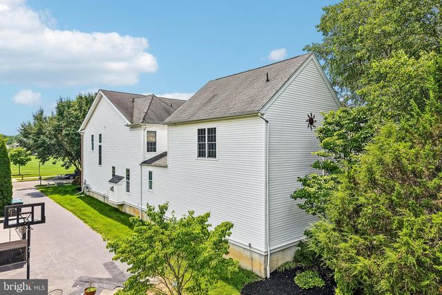 30 WRIGHT DR, Chesterfield, NJ 08515