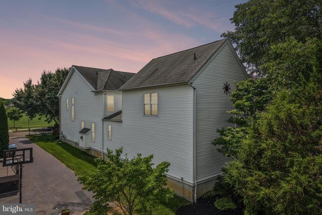 30 WRIGHT DR, Chesterfield, NJ 08515