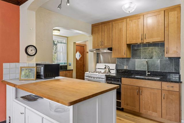 2536 30th Avenue S, Minneapolis, MN 55406