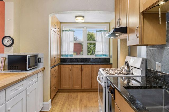 2536 30th Avenue S, Minneapolis, MN 55406