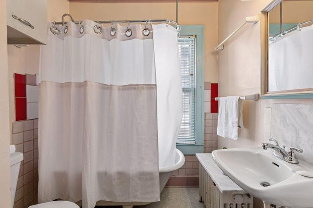 2536 30th Avenue S, Minneapolis, MN 55406