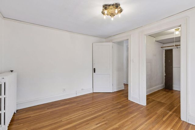 2536 30th Avenue S, Minneapolis, MN 55406