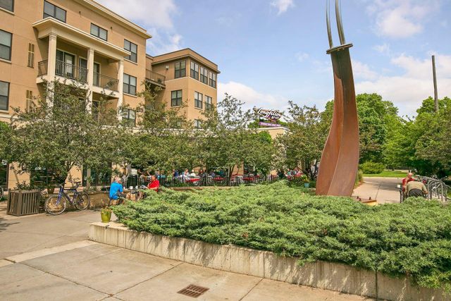 2536 30th Avenue S, Minneapolis, MN 55406