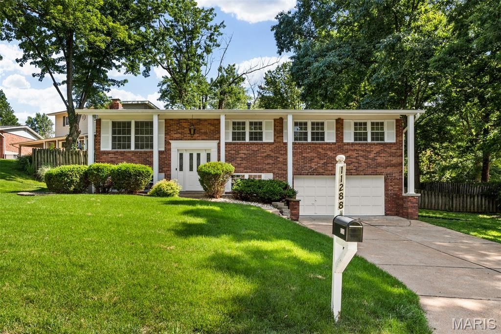 11288 Briarstone Drive, Unincorporated, MO 63126