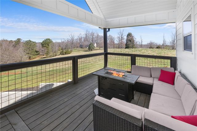 725 Hidden Falls Drive, West Union, SC 29696