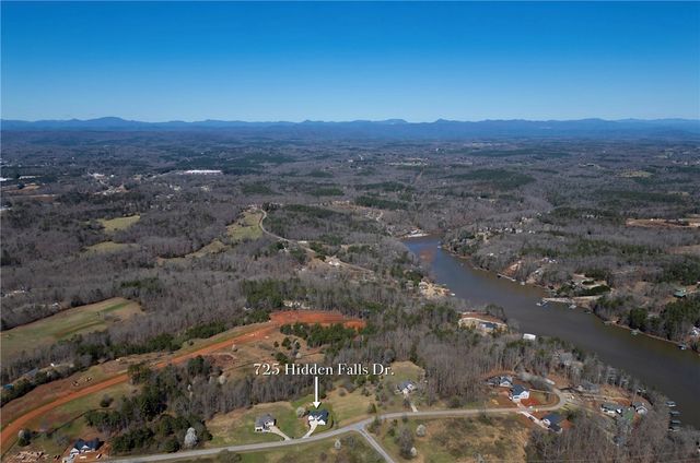725 Hidden Falls Drive, West Union, SC 29696