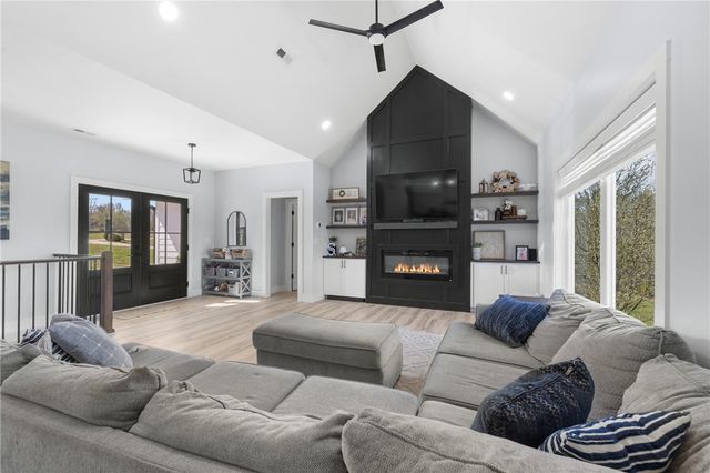 725 Hidden Falls Drive, West Union, SC 29696