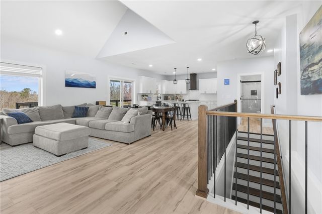 725 Hidden Falls Drive, West Union, SC 29696