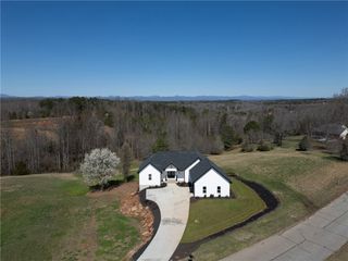 725 Hidden Falls Drive, West Union, SC 29696