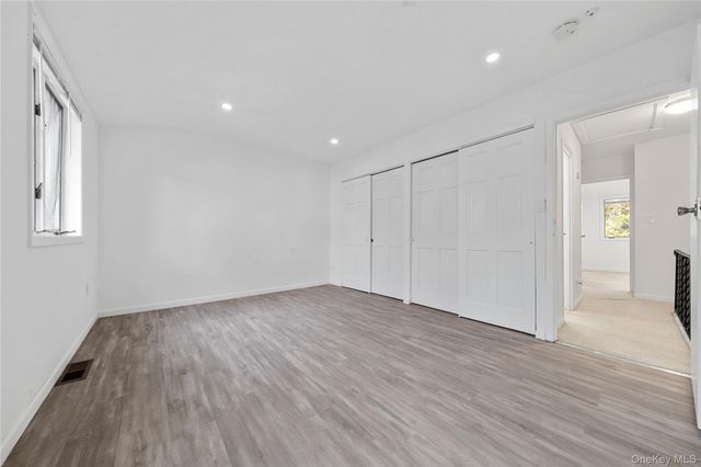 34 Wooded Way, Calverton, NY 11933