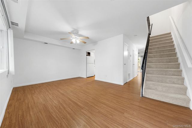 34 Wooded Way, Calverton, NY 11933