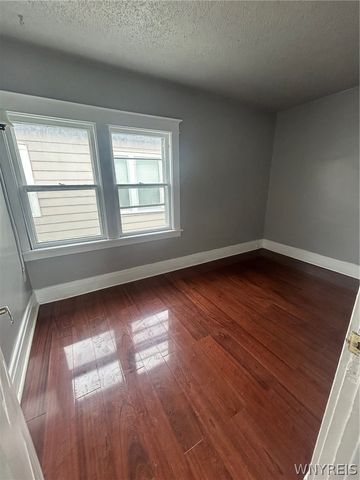 34 Sandrock Road, Buffalo, NY 14207