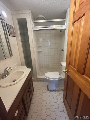 34 Sandrock Road, Buffalo, NY 14207