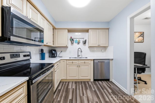 1051 Churchill Downs Court E, Charlotte, NC 28211