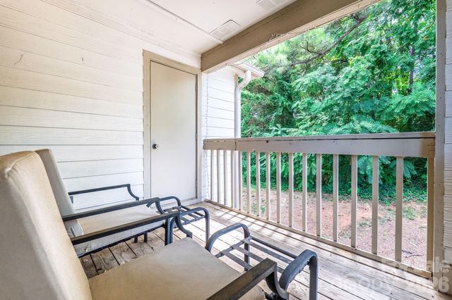 1051 Churchill Downs Court E, Charlotte, NC 28211