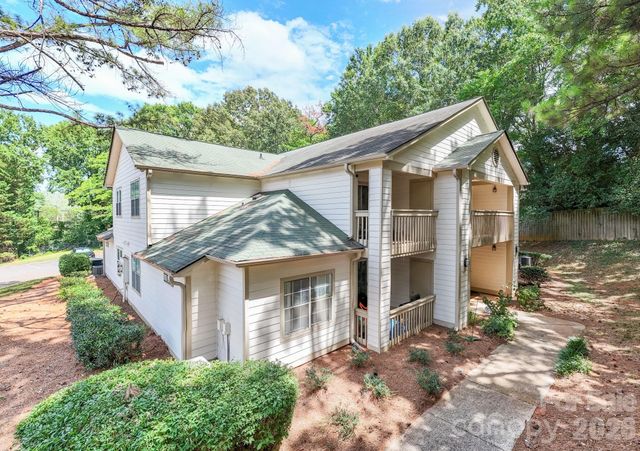 1051 Churchill Downs Court E, Charlotte, NC 28211