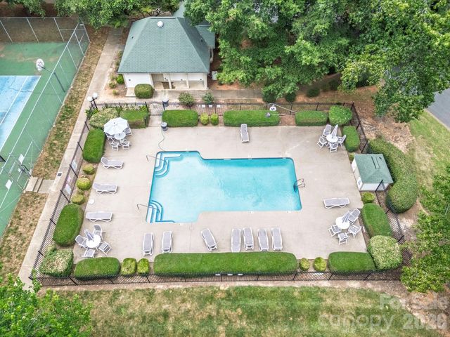 1051 Churchill Downs Court E, Charlotte, NC 28211