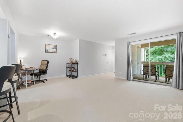 1051 Churchill Downs Court E, Charlotte, NC 28211