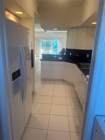 2770 NE 15th 201, Fort Lauderdale, FL 33304