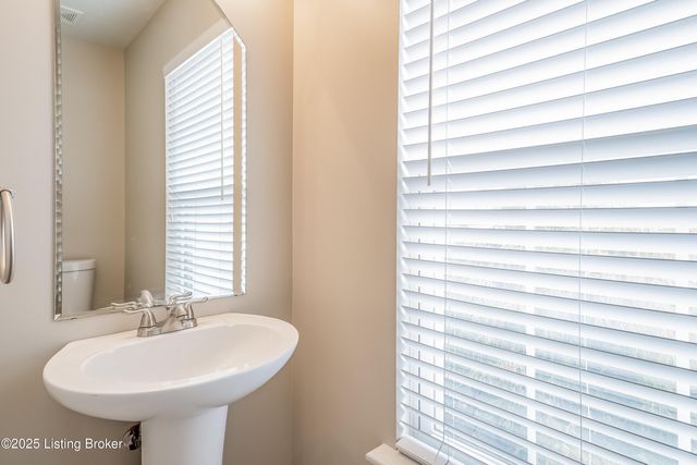 9707 Evanwood Ct, Louisville, KY 40228