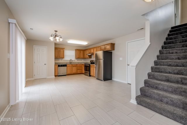 9707 Evanwood Ct, Louisville, KY 40228