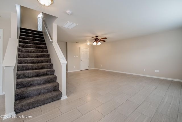 9707 Evanwood Ct, Louisville, KY 40228