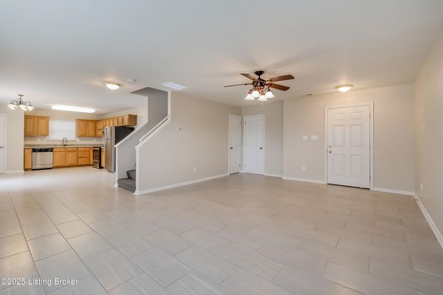 9707 Evanwood Ct, Louisville, KY 40228